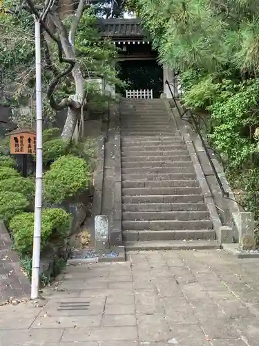 建功寺の山門