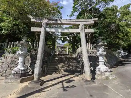 宮處八幡宮の鳥居