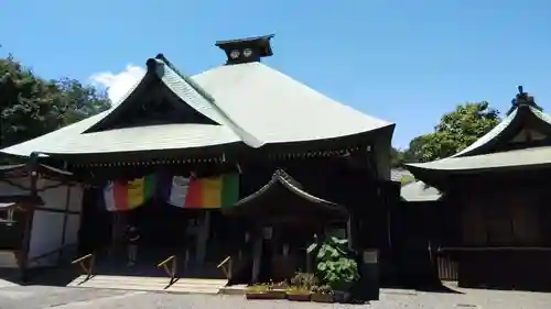 弘明寺の本殿・本堂
