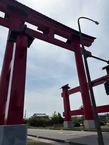 彌彦神社の{uncategorized: "未分類", other: "その他", undefined: "問題あり", building: "その他建物", grave: "お墓", sacred_gate: "鳥居", guardian: "狛犬", statue: "像", buddha: "仏像", history: "歴史", nature: "自然", garden: "庭園", animal: "動物", pagoda: "塔", temizu: "手水舎", mountain_gate: "山門・神門", sanctuary: "本殿・本堂", subordinate: "末社・摂社", art: "芸術", scenery: "景色", jizo: "地蔵", ema: "絵馬", goshuin: "御朱印", omikuji: "おみくじ", items: "授与品その他", amulet: "お守り", goshuincho: "御朱印帳", eats: "食事", festival: "お祭り", votive_dance: "神楽", shichigosan: "七五三参", wedding: "結婚式", experience: "体験その他", initially: "初詣", around: "周辺", anti_infection: "感染症対策"}