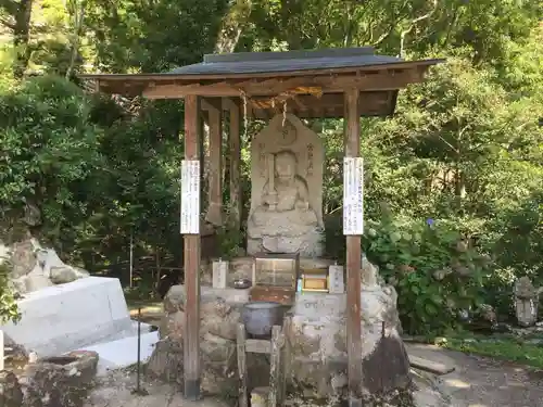 瀧法寺の末社