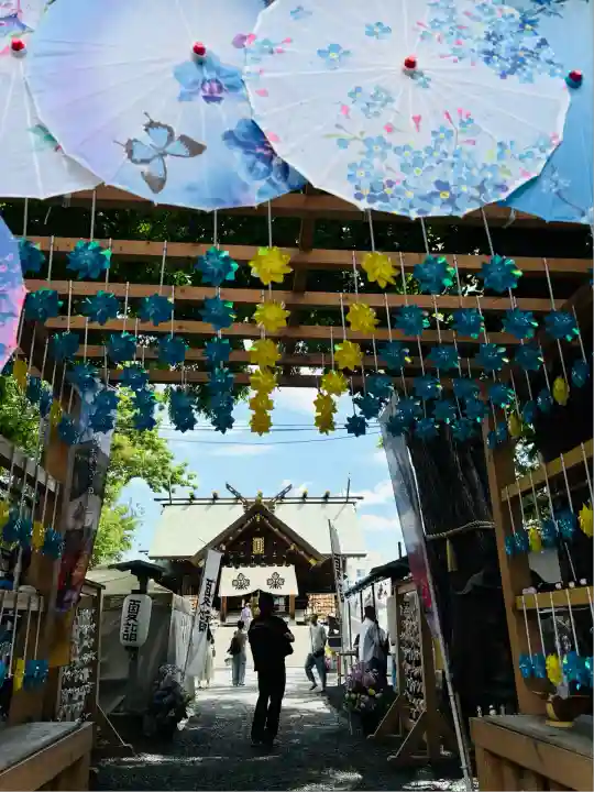 札幌諏訪神社の山門・神門