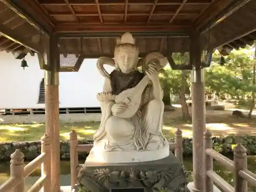 讃岐國分寺の像