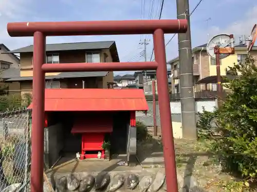 大庭稲荷神社の{uncategorized: "未分類", other: "その他", undefined: "問題あり", building: "その他建物", grave: "お墓", sacred_gate: "鳥居", guardian: "狛犬", statue: "像", buddha: "仏像", history: "歴史", nature: "自然", garden: "庭園", animal: "動物", pagoda: "塔", temizu: "手水舎", mountain_gate: "山門・神門", sanctuary: "本殿・本堂", subordinate: "末社・摂社", art: "芸術", scenery: "景色", jizo: "地蔵", ema: "絵馬", goshuin: "御朱印", omikuji: "おみくじ", items: "授与品その他", amulet: "お守り", goshuincho: "御朱印帳", eats: "食事", festival: "お祭り", votive_dance: "神楽", shichigosan: "七五三参", wedding: "結婚式", experience: "体験その他", initially: "初詣", around: "周辺", anti_infection: "感染症対策"}