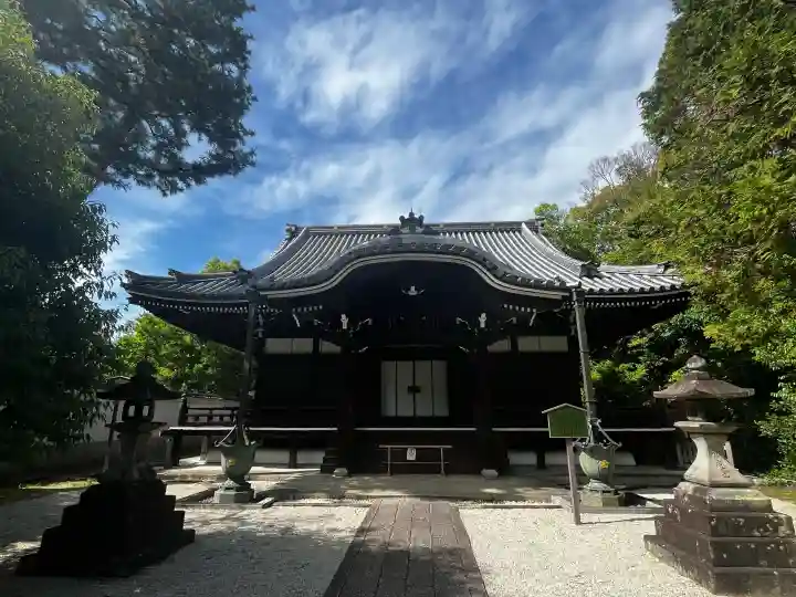智積院の{uncategorized: "未分類", other: "その他", undefined: "問題あり", building: "その他建物", grave: "お墓", sacred_gate: "鳥居", guardian: "狛犬", statue: "像", buddha: "仏像", history: "歴史", nature: "自然", garden: "庭園", animal: "動物", pagoda: "塔", temizu: "手水舎", mountain_gate: "山門・神門", sanctuary: "本殿・本堂", subordinate: "末社・摂社", art: "芸術", scenery: "景色", jizo: "地蔵", ema: "絵馬", goshuin: "御朱印", omikuji: "おみくじ", items: "授与品その他", amulet: "お守り", goshuincho: "御朱印帳", eats: "食事", festival: "お祭り", votive_dance: "神楽", shichigosan: "七五三参", wedding: "結婚式", experience: "体験その他", initially: "初詣", around: "周辺", anti_infection: "感染症対策"}