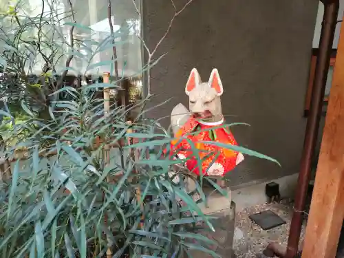 五十稲荷神社(栄寿稲荷神社)の{uncategorized: "未分類", other: "その他", undefined: "問題あり", building: "その他建物", grave: "お墓", sacred_gate: "鳥居", guardian: "狛犬", statue: "像", buddha: "仏像", history: "歴史", nature: "自然", garden: "庭園", animal: "動物", pagoda: "塔", temizu: "手水舎", mountain_gate: "山門・神門", sanctuary: "本殿・本堂", subordinate: "末社・摂社", art: "芸術", scenery: "景色", jizo: "地蔵", ema: "絵馬", goshuin: "御朱印", omikuji: "おみくじ", items: "授与品その他", amulet: "お守り", goshuincho: "御朱印帳", eats: "食事", festival: "お祭り", votive_dance: "神楽", shichigosan: "七五三参", wedding: "結婚式", experience: "体験その他", initially: "初詣", around: "周辺", anti_infection: "感染症対策"}