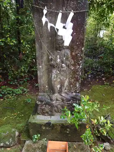 成田熊野神社の仏像