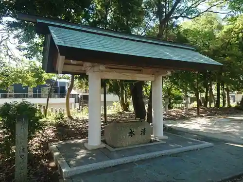 神明社の手水舎