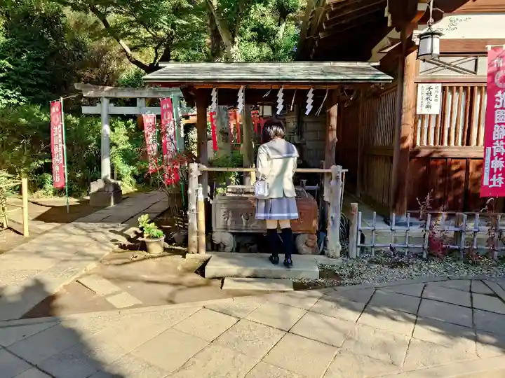 花園稲荷神社の手水舎