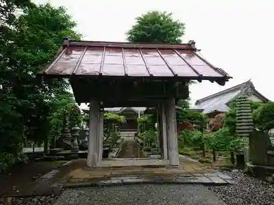 米倉寺の山門