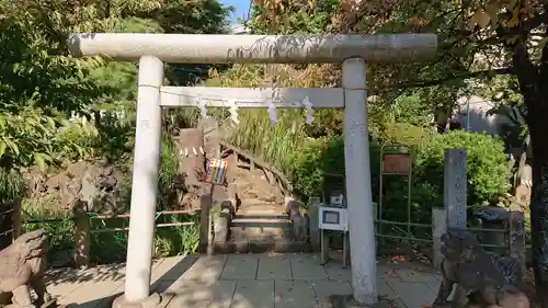 鳩森八幡神社の鳥居