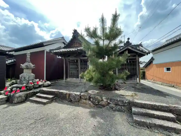 木津薬師堂の{uncategorized: "未分類", other: "その他", undefined: "問題あり", building: "その他建物", grave: "お墓", sacred_gate: "鳥居", guardian: "狛犬", statue: "像", buddha: "仏像", history: "歴史", nature: "自然", garden: "庭園", animal: "動物", pagoda: "塔", temizu: "手水舎", mountain_gate: "山門・神門", sanctuary: "本殿・本堂", subordinate: "末社・摂社", art: "芸術", scenery: "景色", jizo: "地蔵", ema: "絵馬", goshuin: "御朱印", omikuji: "おみくじ", items: "授与品その他", amulet: "お守り", goshuincho: "御朱印帳", eats: "食事", festival: "お祭り", votive_dance: "神楽", shichigosan: "七五三参", wedding: "結婚式", experience: "体験その他", initially: "初詣", around: "周辺", anti_infection: "感染症対策"}