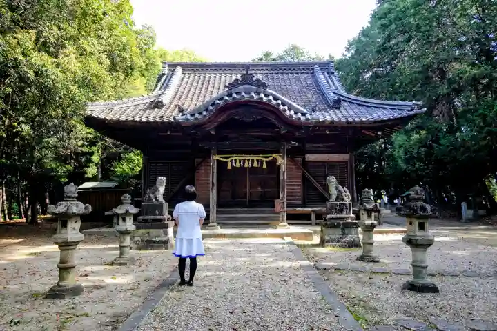 大岡白山神社の{uncategorized: "未分類", other: "その他", undefined: "問題あり", building: "その他建物", grave: "お墓", sacred_gate: "鳥居", guardian: "狛犬", statue: "像", buddha: "仏像", history: "歴史", nature: "自然", garden: "庭園", animal: "動物", pagoda: "塔", temizu: "手水舎", mountain_gate: "山門・神門", sanctuary: "本殿・本堂", subordinate: "末社・摂社", art: "芸術", scenery: "景色", jizo: "地蔵", ema: "絵馬", goshuin: "御朱印", omikuji: "おみくじ", items: "授与品その他", amulet: "お守り", goshuincho: "御朱印帳", eats: "食事", festival: "お祭り", votive_dance: "神楽", shichigosan: "七五三参", wedding: "結婚式", experience: "体験その他", initially: "初詣", around: "周辺", anti_infection: "感染症対策"}