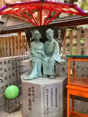 露天神社（お初天神）の像