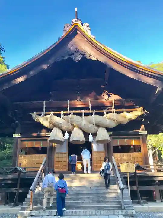 諏訪大社下社秋宮の本殿・本堂