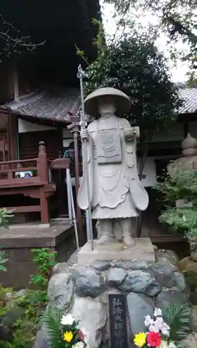 願成寺の像