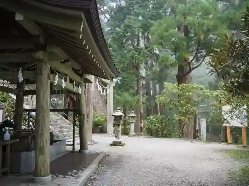 玉置神社の{uncategorized: "未分類", other: "その他", undefined: "問題あり", building: "その他建物", grave: "お墓", sacred_gate: "鳥居", guardian: "狛犬", statue: "像", buddha: "仏像", history: "歴史", nature: "自然", garden: "庭園", animal: "動物", pagoda: "塔", temizu: "手水舎", mountain_gate: "山門・神門", sanctuary: "本殿・本堂", subordinate: "末社・摂社", art: "芸術", scenery: "景色", jizo: "地蔵", ema: "絵馬", goshuin: "御朱印", omikuji: "おみくじ", items: "授与品その他", amulet: "お守り", goshuincho: "御朱印帳", eats: "食事", festival: "お祭り", votive_dance: "神楽", shichigosan: "七五三参", wedding: "結婚式", experience: "体験その他", initially: "初詣", around: "周辺", anti_infection: "感染症対策"}