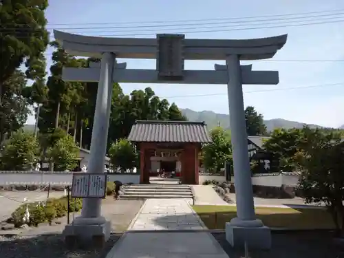 阿蘇白水龍神權現神社の鳥居