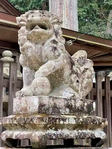 三所神社の狛犬