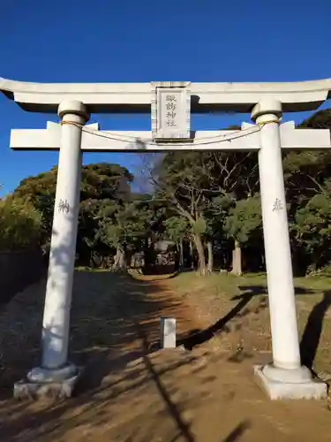 諏訪神社の鳥居