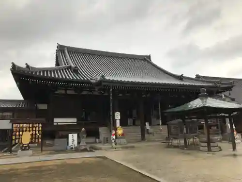 金倉寺の本殿