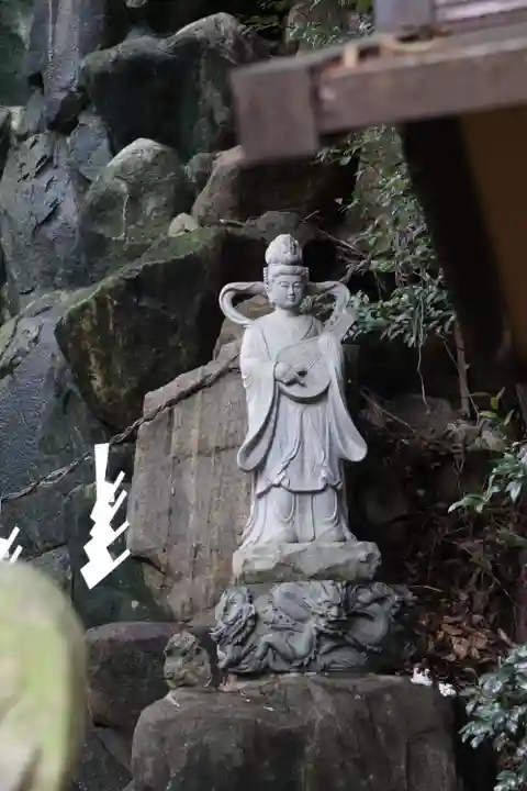 法華経寺奥之院の像