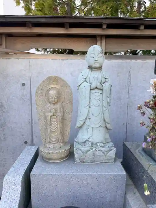 妙見寺の{uncategorized: "未分類", other: "その他", undefined: "問題あり", building: "その他建物", grave: "お墓", sacred_gate: "鳥居", guardian: "狛犬", statue: "像", buddha: "仏像", history: "歴史", nature: "自然", garden: "庭園", animal: "動物", pagoda: "塔", temizu: "手水舎", mountain_gate: "山門・神門", sanctuary: "本殿・本堂", subordinate: "末社・摂社", art: "芸術", scenery: "景色", jizo: "地蔵", ema: "絵馬", goshuin: "御朱印", omikuji: "おみくじ", items: "授与品その他", amulet: "お守り", goshuincho: "御朱印帳", eats: "食事", festival: "お祭り", votive_dance: "神楽", shichigosan: "七五三参", wedding: "結婚式", experience: "体験その他", initially: "初詣", around: "周辺", anti_infection: "感染症対策"}