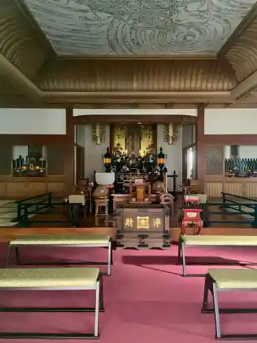 盛泰寺の{uncategorized: "未分類", other: "その他", undefined: "問題あり", building: "その他建物", grave: "お墓", sacred_gate: "鳥居", guardian: "狛犬", statue: "像", buddha: "仏像", history: "歴史", nature: "自然", garden: "庭園", animal: "動物", pagoda: "塔", temizu: "手水舎", mountain_gate: "山門・神門", sanctuary: "本殿・本堂", subordinate: "末社・摂社", art: "芸術", scenery: "景色", jizo: "地蔵", ema: "絵馬", goshuin: "御朱印", omikuji: "おみくじ", items: "授与品その他", amulet: "お守り", goshuincho: "御朱印帳", eats: "食事", festival: "お祭り", votive_dance: "神楽", shichigosan: "七五三参", wedding: "結婚式", experience: "体験その他", initially: "初詣", around: "周辺", anti_infection: "感染症対策"}