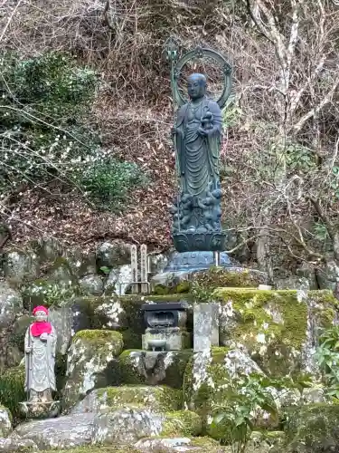 最勝院の{uncategorized: "未分類", other: "その他", undefined: "問題あり", building: "その他建物", grave: "お墓", sacred_gate: "鳥居", guardian: "狛犬", statue: "像", buddha: "仏像", history: "歴史", nature: "自然", garden: "庭園", animal: "動物", pagoda: "塔", temizu: "手水舎", mountain_gate: "山門・神門", sanctuary: "本殿・本堂", subordinate: "末社・摂社", art: "芸術", scenery: "景色", jizo: "地蔵", ema: "絵馬", goshuin: "御朱印", omikuji: "おみくじ", items: "授与品その他", amulet: "お守り", goshuincho: "御朱印帳", eats: "食事", festival: "お祭り", votive_dance: "神楽", shichigosan: "七五三参", wedding: "結婚式", experience: "体験その他", initially: "初詣", around: "周辺", anti_infection: "感染症対策"}