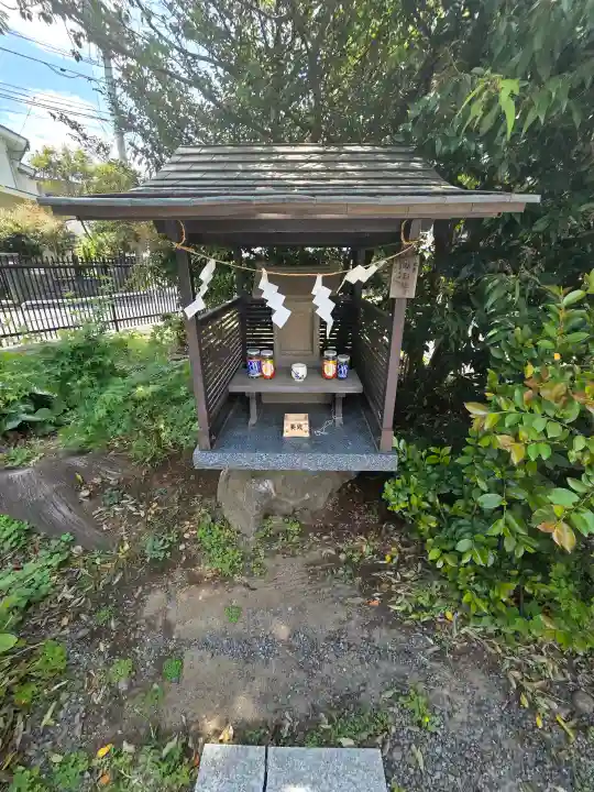 日野八坂神社の{uncategorized: "未分類", other: "その他", undefined: "問題あり", building: "その他建物", grave: "お墓", sacred_gate: "鳥居", guardian: "狛犬", statue: "像", buddha: "仏像", history: "歴史", nature: "自然", garden: "庭園", animal: "動物", pagoda: "塔", temizu: "手水舎", mountain_gate: "山門・神門", sanctuary: "本殿・本堂", subordinate: "末社・摂社", art: "芸術", scenery: "景色", jizo: "地蔵", ema: "絵馬", goshuin: "御朱印", omikuji: "おみくじ", items: "授与品その他", amulet: "お守り", goshuincho: "御朱印帳", eats: "食事", festival: "お祭り", votive_dance: "神楽", shichigosan: "七五三参", wedding: "結婚式", experience: "体験その他", initially: "初詣", around: "周辺", anti_infection: "感染症対策"}