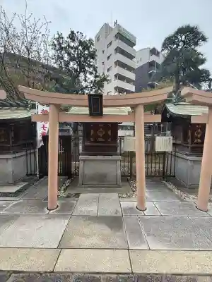 鶴見神社の{uncategorized: "未分類", other: "その他", undefined: "問題あり", building: "その他建物", grave: "お墓", sacred_gate: "鳥居", guardian: "狛犬", statue: "像", buddha: "仏像", history: "歴史", nature: "自然", garden: "庭園", animal: "動物", pagoda: "塔", temizu: "手水舎", mountain_gate: "山門・神門", sanctuary: "本殿・本堂", subordinate: "末社・摂社", art: "芸術", scenery: "景色", jizo: "地蔵", ema: "絵馬", goshuin: "御朱印", omikuji: "おみくじ", items: "授与品その他", amulet: "お守り", goshuincho: "御朱印帳", eats: "食事", festival: "お祭り", votive_dance: "神楽", shichigosan: "七五三参", wedding: "結婚式", experience: "体験その他", initially: "初詣", around: "周辺", anti_infection: "感染症対策"}