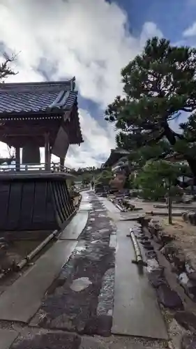 宝蔵寺の庭園