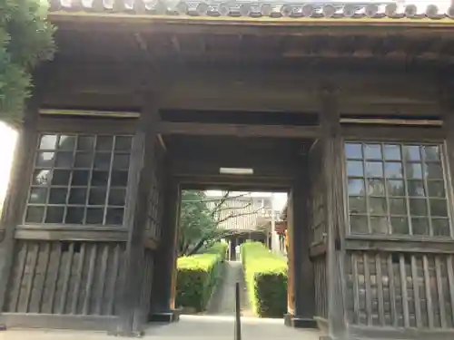 観福寺の山門