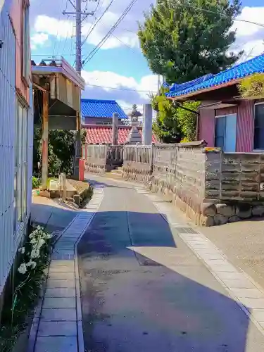 神明社（西川端）のその他建物