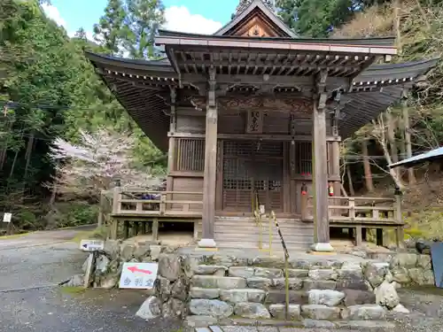 横蔵寺の本殿