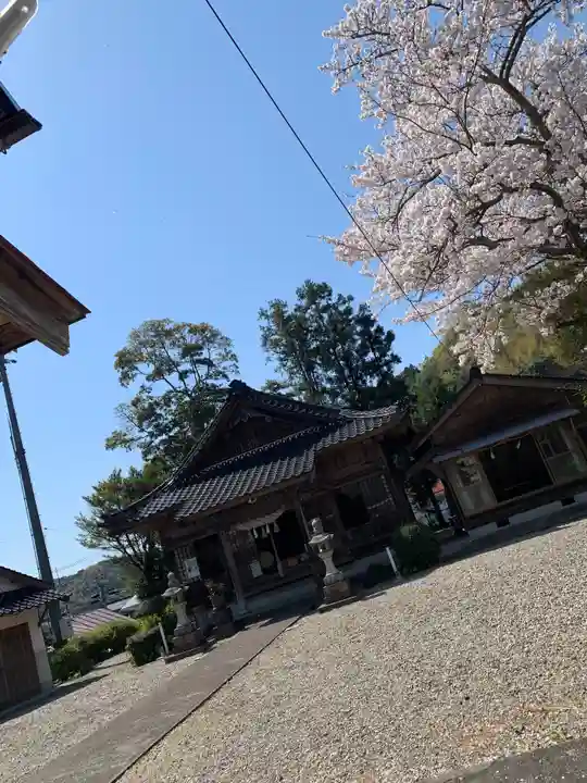 机﨑神社の本殿・本堂