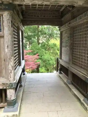 宝珠山 立石寺の山門