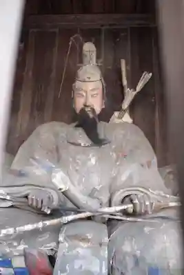 鳥海月山両所宮の像