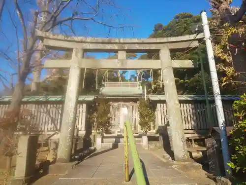 諏訪神社の鳥居