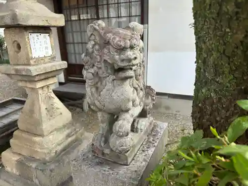 飛鳥神社の狛犬