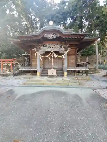 諏訪神社の本殿