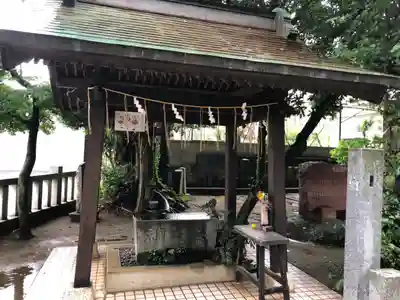柏諏訪神社の手水舎