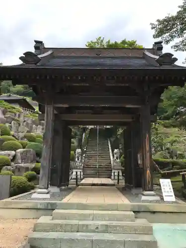 嶽林寺の山門