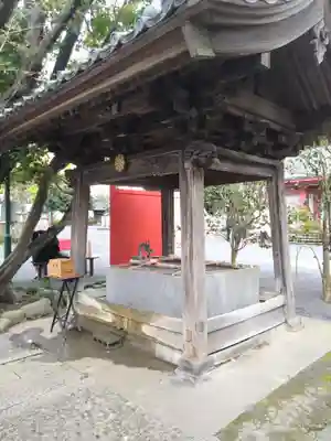 布施弁天 東海寺の手水舎
