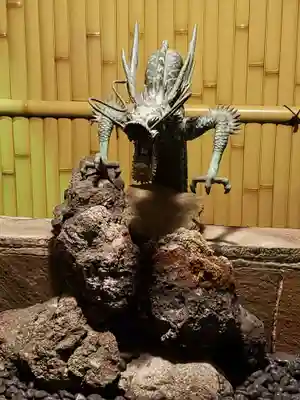 銀杏岡八幡神社の手水舎