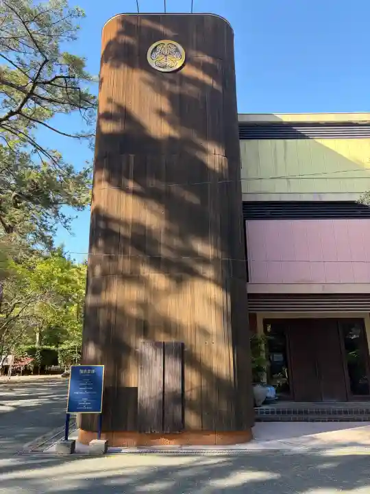 浜松八幡宮の{uncategorized: "未分類", other: "その他", undefined: "問題あり", building: "その他建物", grave: "お墓", sacred_gate: "鳥居", guardian: "狛犬", statue: "像", buddha: "仏像", history: "歴史", nature: "自然", garden: "庭園", animal: "動物", pagoda: "塔", temizu: "手水舎", mountain_gate: "山門・神門", sanctuary: "本殿・本堂", subordinate: "末社・摂社", art: "芸術", scenery: "景色", jizo: "地蔵", ema: "絵馬", goshuin: "御朱印", omikuji: "おみくじ", items: "授与品その他", amulet: "お守り", goshuincho: "御朱印帳", eats: "食事", festival: "お祭り", votive_dance: "神楽", shichigosan: "七五三参", wedding: "結婚式", experience: "体験その他", initially: "初詣", around: "周辺", anti_infection: "感染症対策"}