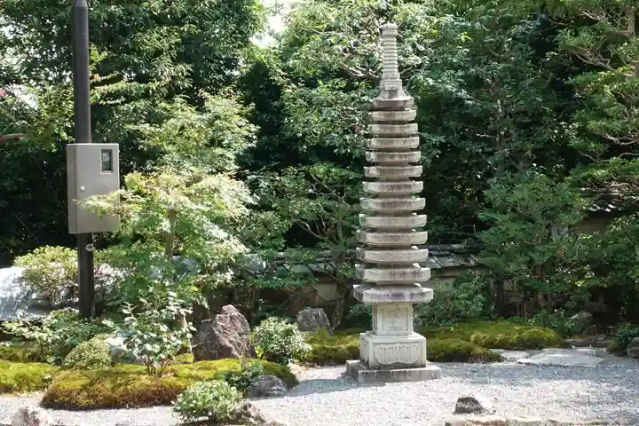 勝持寺(花の寺)の塔
