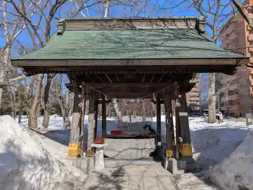 彌彦神社　(伊夜日子神社)の手水舎