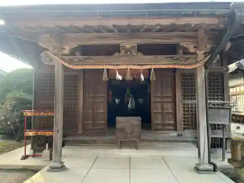 宇美神社の{uncategorized: "未分類", other: "その他", undefined: "問題あり", building: "その他建物", grave: "お墓", sacred_gate: "鳥居", guardian: "狛犬", statue: "像", buddha: "仏像", history: "歴史", nature: "自然", garden: "庭園", animal: "動物", pagoda: "塔", temizu: "手水舎", mountain_gate: "山門・神門", sanctuary: "本殿・本堂", subordinate: "末社・摂社", art: "芸術", scenery: "景色", jizo: "地蔵", ema: "絵馬", goshuin: "御朱印", omikuji: "おみくじ", items: "授与品その他", amulet: "お守り", goshuincho: "御朱印帳", eats: "食事", festival: "お祭り", votive_dance: "神楽", shichigosan: "七五三参", wedding: "結婚式", experience: "体験その他", initially: "初詣", around: "周辺", anti_infection: "感染症対策"}