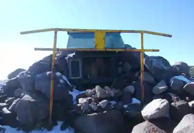 祠（大雪神社奥の院）(北海道)